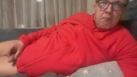 Snapshot of tom6644 chatting on December 2025 07:15:02 AM Tom online show from December 2025 07:15:02 AM