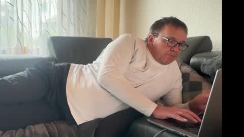 Tom online show from May 2026 04:58:02 PM
