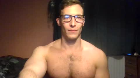 Snapshot of tom90ukx chatting on February 2026 05:35:02 PM tom90ukx online show from February 2026 05:35:02 PM