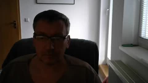 Snapshot of tom_653 chatting on September 2025 10:51:02 AM Tom online show from September 2025 10:51:02 AM