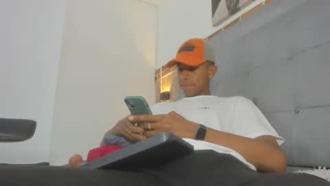 Snapshot of tom_ames chatting on September 2025 03:06:02 AM Tom Ames online show from September 2025 03:06:02 AM