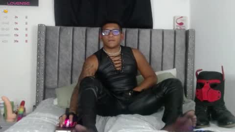 Snapshot of tom_brown12 chatting on January 2025 02:08:02 AM Tom online show from January 2025 02:08:02 AM