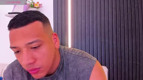 Tom muscle1 online show from September 2025 12:18:01 PM