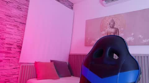 Tom muscle1 online show from March 2026 12:00:01 PM