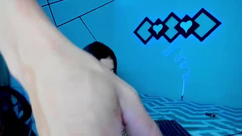 Tom natasha online show from April 2026 07:17:02 PM