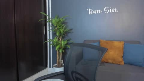 Snapshot of tom_sin_ chatting on January 2025 12:27:01 AM Tom Sin online show from January 2025 12:27:01 AM