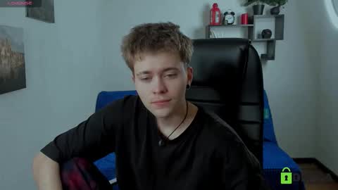 tomas_norton online show from December 2025 03:18:02 PM