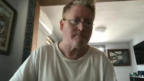 Snapshot of tomascausa chatting on January 2025 06:17:02 PM Hola online show from January 2025 06:17:02 PM