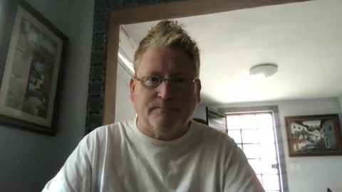 Snapshot of tomascausa chatting on February 2025 10:04:02 PM Hola online show from February 2025 10:04:02 PM