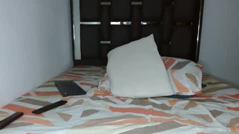 tomaz_18 online show from February 2026 04:00:02 AM