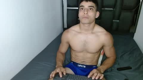 tomaz_18 online show from April 2026 11:47:02 PM