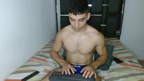 tomaz_18 online show from April 2026 06:01:02 PM