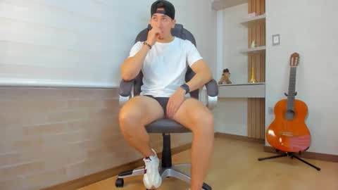 Snapshot of tombardem chatting on December 2025 07:07:01 PM Tom Bardem online show from December 2025 07:07:01 PM