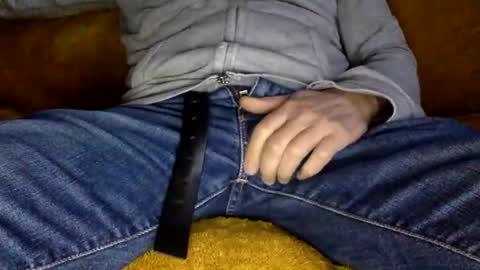 Snapshot of tombi125 chatting on November 2025 03:58:02 PM tombi125 online show from November 2025 03:58:02 PM