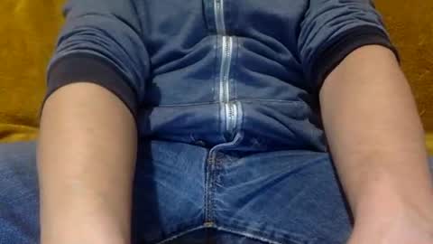 Snapshot of tombi125 chatting on February 2026 06:15:01 PM tombi125 online show from February 2026 06:15:01 PM