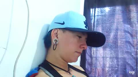 Snapshot of tomboyblue chatting on December 2024 03:31:02 PM Blue online show from December 2024 03:31:02 PM
