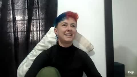 Snapshot of tomboyblue chatting on December 2024 09:43:01 PM Blue online show from December 2024 09:43:01 PM