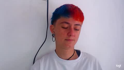 Snapshot of tomboyblue chatting on December 2024 05:25:01 PM Blue online show from December 2024 05:25:01 PM