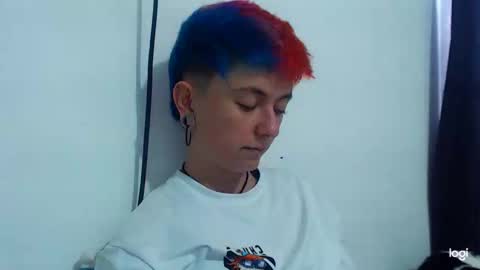 Snapshot of tomboyblue chatting on December 2024 08:25:02 PM Blue online show from December 2024 08:25:02 PM