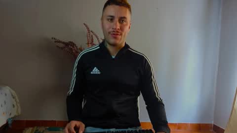 Snapshot of tomdavisxl chatting on October 2025 04:16:02 PM tomDavisXl online show from October 2025 04:16:02 PM