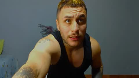 Snapshot of tomdavisxl chatting on October 2025 02:12:02 AM tomDavisXl online show from October 2025 02:12:02 AM