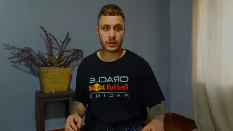 Snapshot of tomdavisxl chatting on October 2025 10:22:02 PM tomDavisXl online show from October 2025 10:22:02 PM