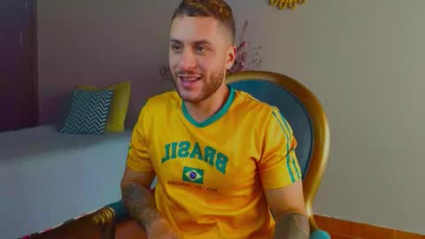 Snapshot of tomdavisxl chatting on October 2025 05:04:02 PM tomDavisXl online show from October 2025 05:04:02 PM