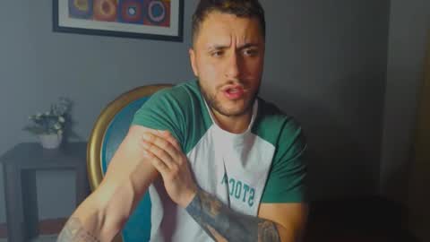 Snapshot of tomdavisxl chatting on November 2025 11:37:02 PM tomDavisXl online show from November 2025 11:37:02 PM