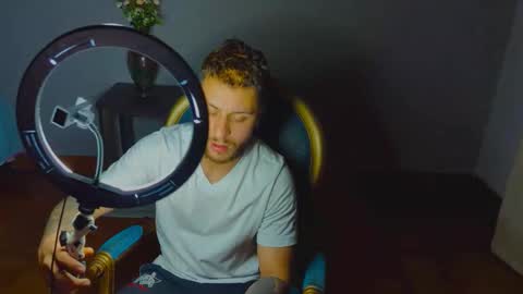 Snapshot of tomdavisxl chatting on November 2025 11:05:01 PM tomDavisXl online show from November 2025 11:05:01 PM