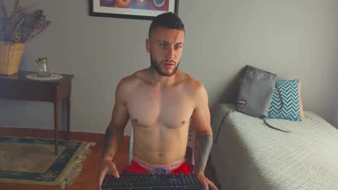 tomDavisXl online show from March 2026 02:23:02 PM