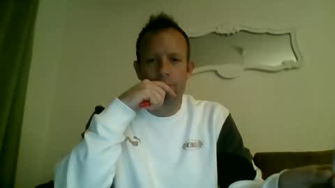 Snapshot of tomhubz chatting on November 2025 01:33:02 AM tomhubz online show from November 2025 01:33:02 AM