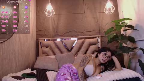 Snapshot of tomie_1 chatting on March 2026 08:19:01 AM Tomie online show from March 2026 08:19:01 AM