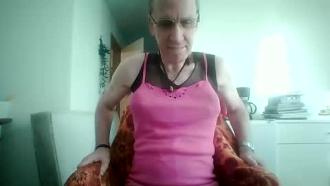Snapshot of tomislav321 chatting on April 2026 04:29:01 PM tomislav321 online show from April 2026 04:29:01 PM