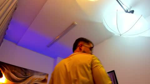 Tomas online show from June 2026 12:03:02 PM
