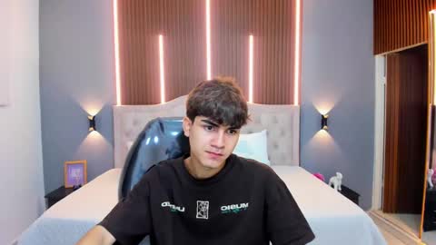 Tommy  online show from October 2025 03:28:02 AM