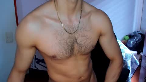 Snapshot of tommy_bred chatting on October 2025 06:05:01 PM Twitter BreddTommy IG tommy bredd online show from October 2025 06:05:01 PM