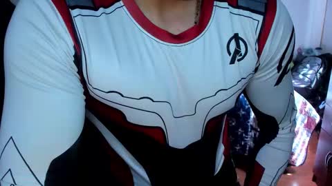 Snapshot of tommy_bred chatting on October 2025 06:39:02 PM Twitter BreddTommy IG tommy bredd online show from October 2025 06:39:02 PM