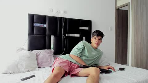 Snapshot of tommy_carlos chatting on January 2025 02:25:01 PM online show from January 2025 02:25:01 PM