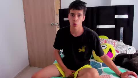 Snapshot of tommy_carlos chatting on September 2025 04:28:02 PM online show from September 2025 04:28:02 PM