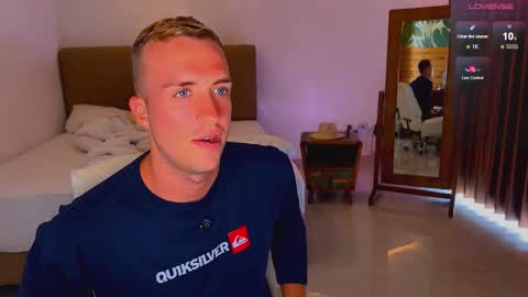 Snapshot of tommy_cumfinger chatting on November 2025 03:18:02 AM Tommy online show from November 2025 03:18:02 AM