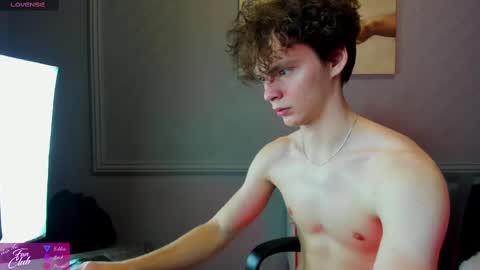 Snapshot of tommy_jamm chatting on February 2025 01:11:02 PM Tommy online show from February 2025 01:11:02 PM