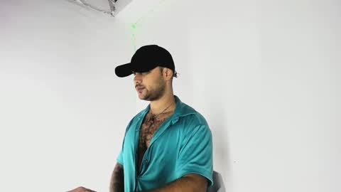 tommy_sccott online show from September 2025 10:37:02 PM