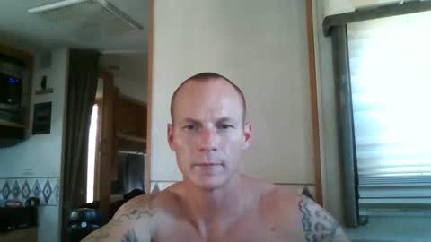Snapshot of tommygunsfit chatting on October 2025 08:50:02 PM tommygunsfit online show from October 2025 08:50:02 PM