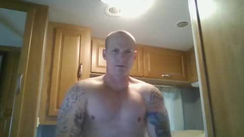 Snapshot of tommygunsfit chatting on February 2026 09:33:01 PM tommygunsfit online show from February 2026 09:33:01 PM