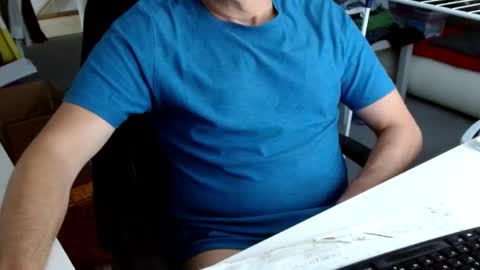 Tom online show from May 2026 10:01:02 AM