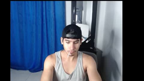 Snapshot of tomycute chatting on December 2024 01:07:02 PM tomycute online show from December 2024 01:07:02 PM