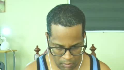 Antonio online show from April 2026 02:33:01 PM