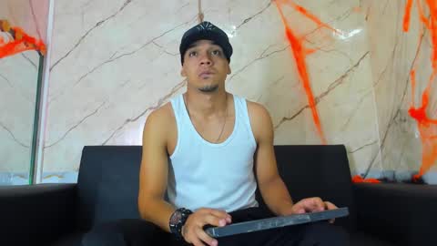 Snapshot of tonnygil chatting on October 2025 12:06:01 PM Tonny online show from October 2025 12:06:01 PM