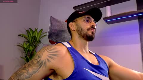 Snapshot of tony_muscle1 chatting on May 2026 10:58:01 AM tony muscle1 online show from May 2026 10:58:01 AM