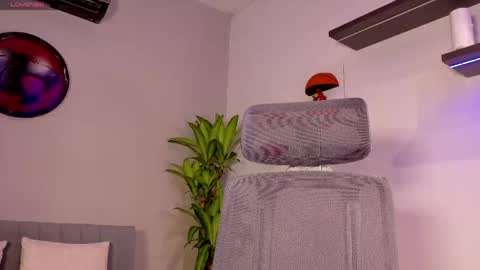 Snapshot of tony_muscle1 chatting on May 2026 08:04:02 PM tony muscle1 online show from May 2026 08:04:02 PM